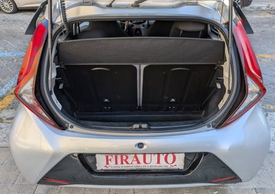 Toyota Aygo Connect 1.0 VVT-i 72 CV 5 porte x-cool (7)