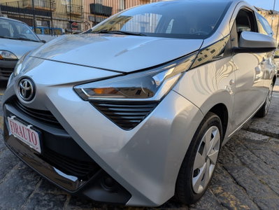 Toyota Aygo Connect 1.0 VVT-i 72 CV 5 porte x-cool (8)