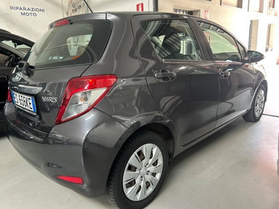 Toyota Yaris 1.0 5 porte Lounge (3)