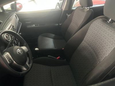 Toyota Yaris 1.0 5 porte Lounge (5)