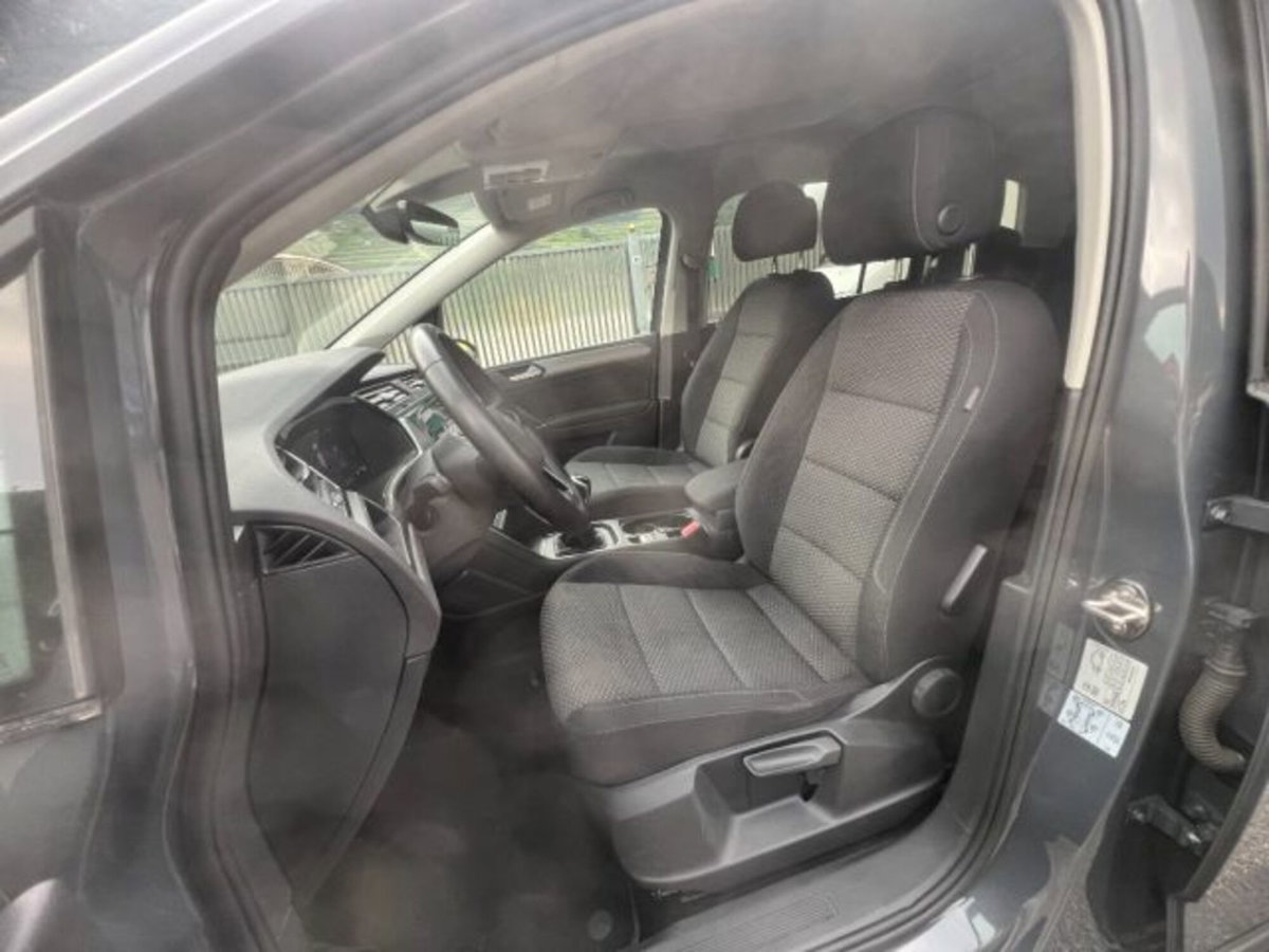 Volkswagen Touran 1.5 tsi Business 150cv (9)