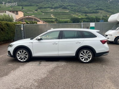 Skoda Octavia Station Wagon 2.0 TDI EVO SCR 150 CV DSG 4x4 Wagon Scout (7)