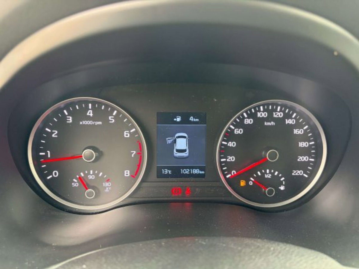 Kia Stonic 1.4 MPI 100 CV Style (10)