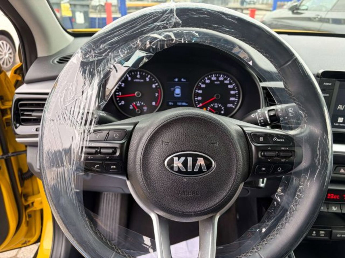 Kia Stonic 1.4 MPI 100 CV Style (11)