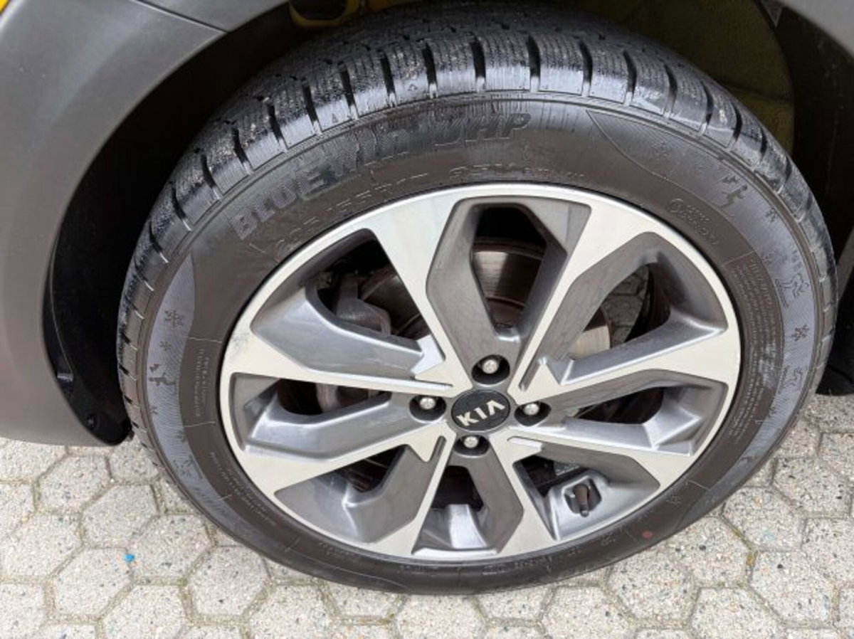 Kia Stonic 1.4 MPI 100 CV Style (14)