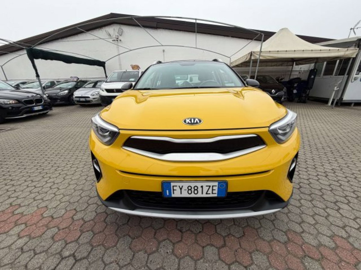 Kia Stonic 1.4 MPI 100 CV Style (2)