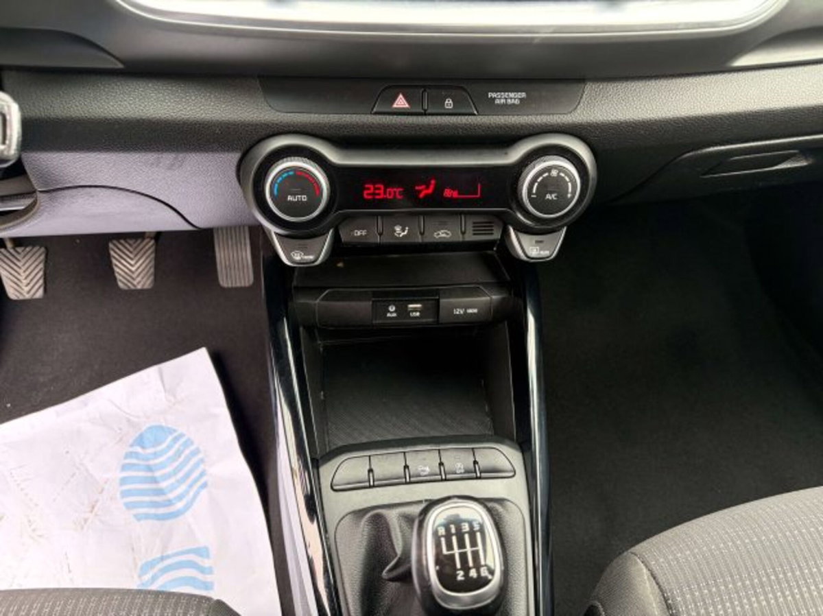 Kia Stonic 1.4 MPI 100 CV Style (8)