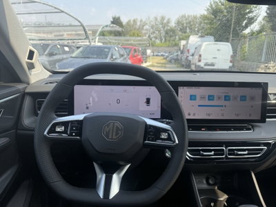 Mg HS 1.5 hybrid+ Luxury auto (13)