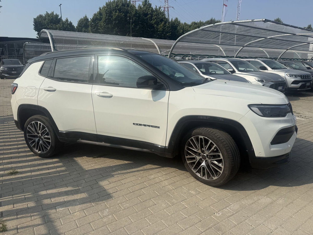Jeep Compass 1.5 turbo t4 mhev Summit 2wd 130cv dct (4)