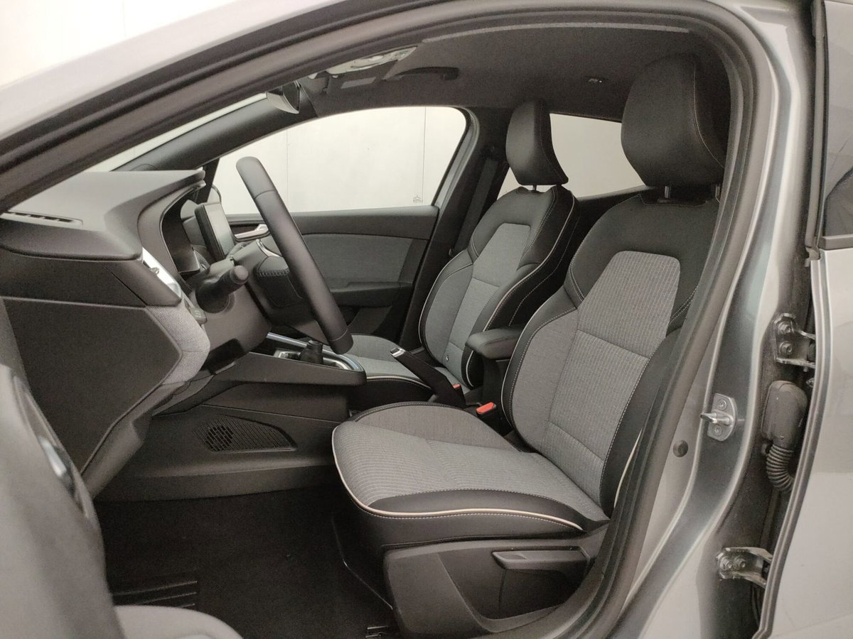 Renault Clio 1.0 tce Techno 90cv (7)