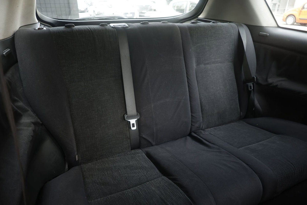 Toyota Corolla 2.0 tdi D-4D 3 porte Sol (12)