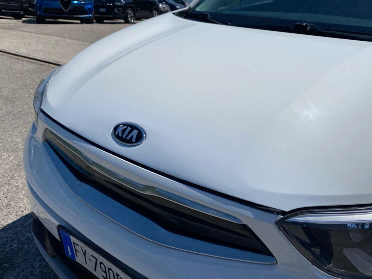 Kia Stonic 1.6 CRDi 115 CV Style (13)