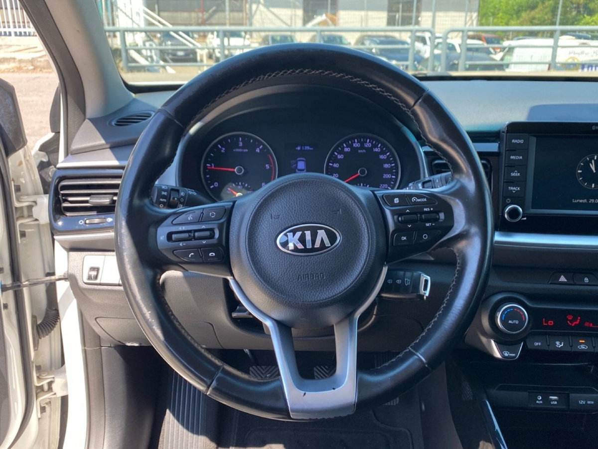 Kia Stonic 1.6 CRDi 115 CV Style (20)