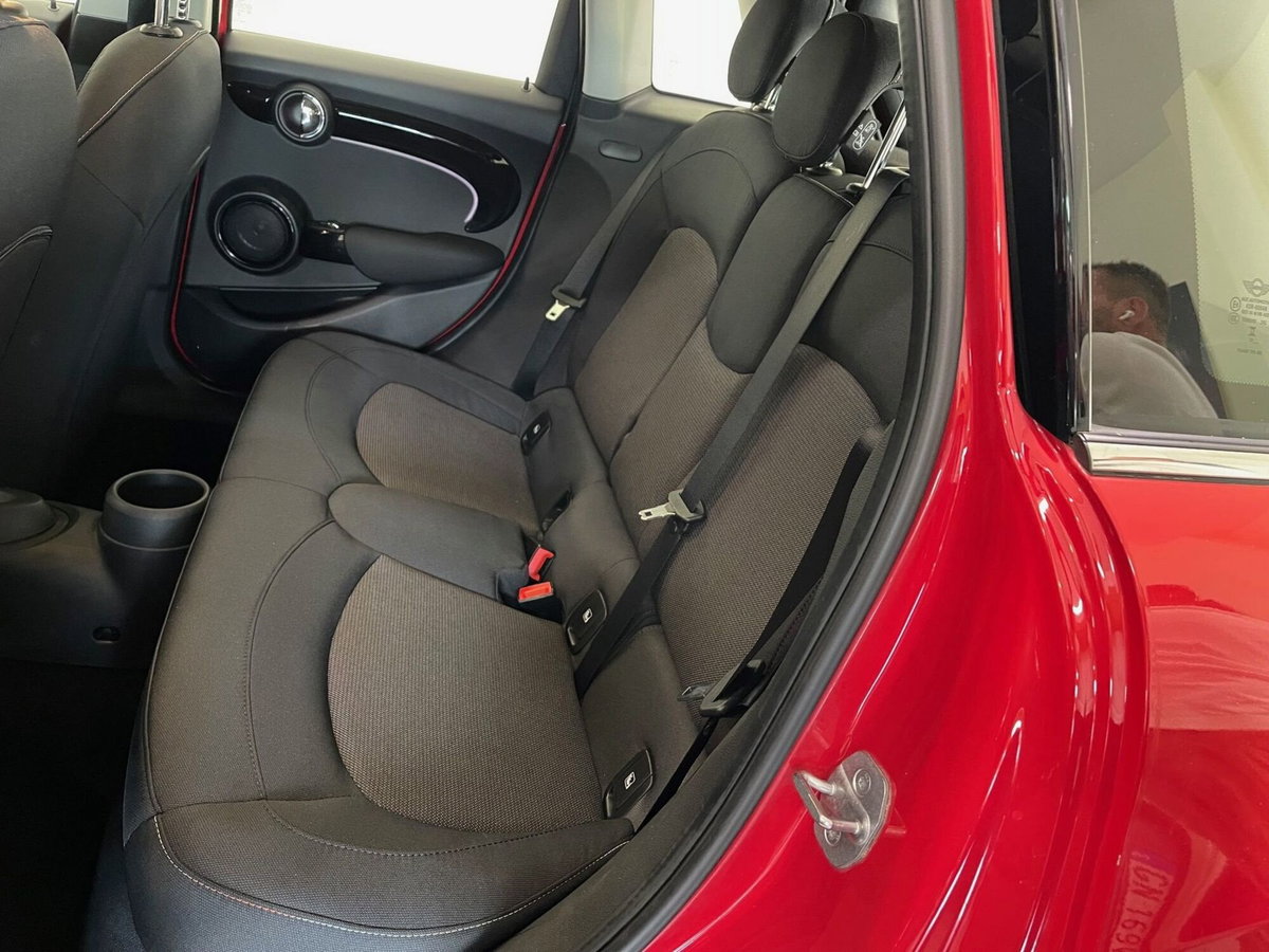 MINI Mini 1.5 Cooper Essential 5 porte (11)