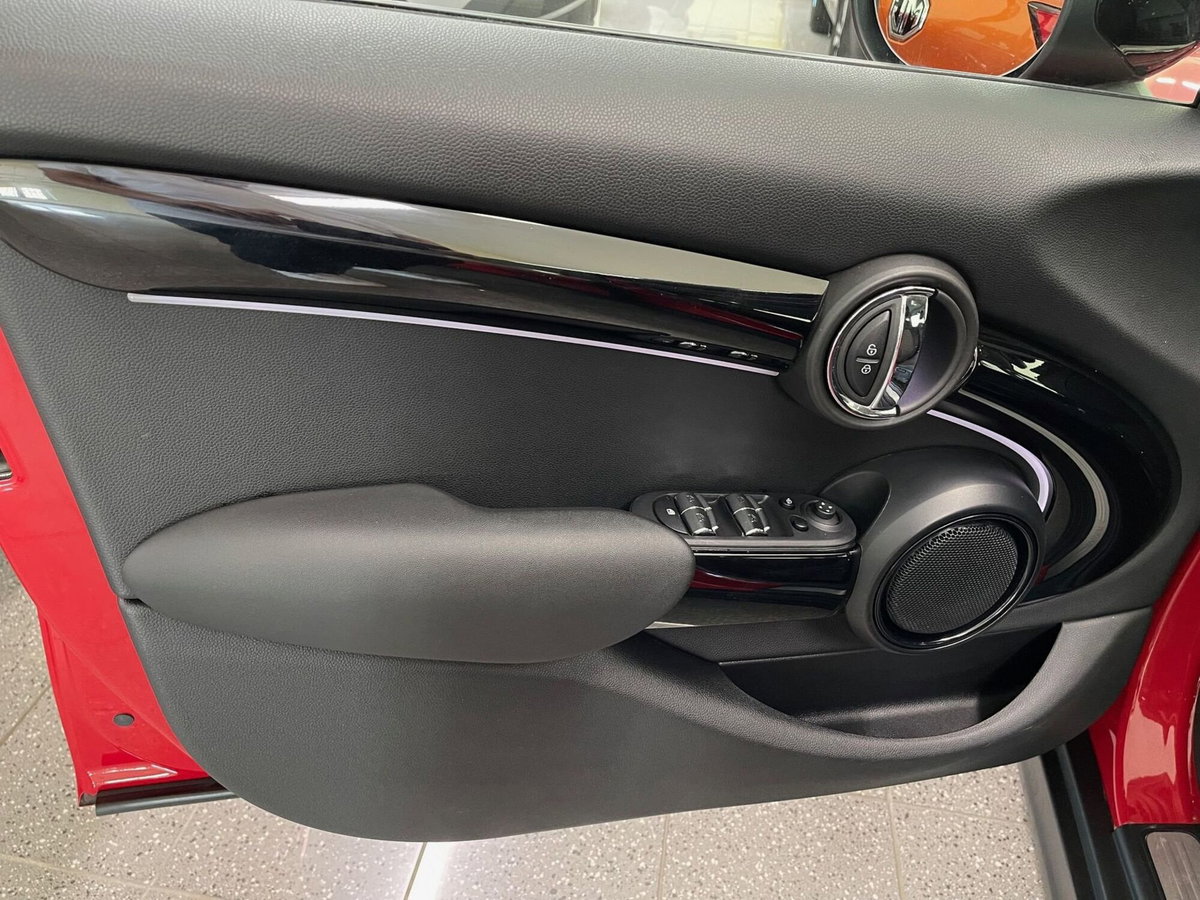 MINI Mini 1.5 Cooper Essential 5 porte (12)