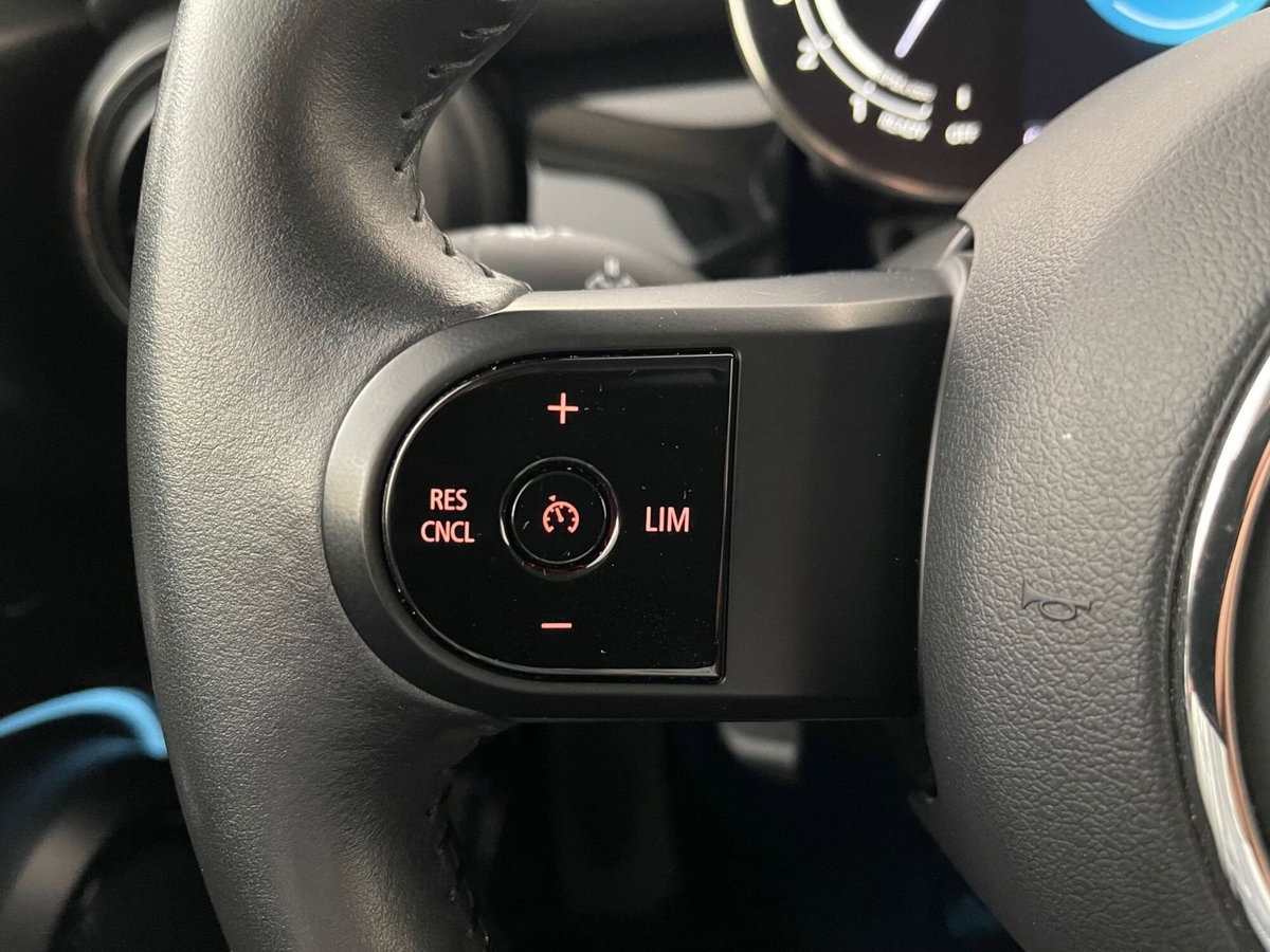 MINI Mini 1.5 Cooper Essential 5 porte (14)