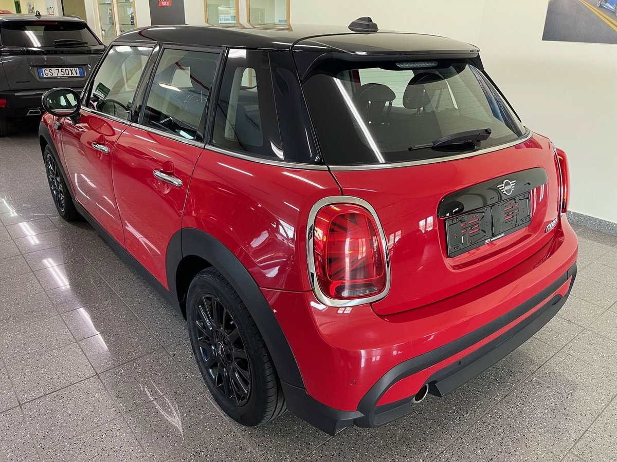 MINI Mini 1.5 Cooper Essential 5 porte (7)