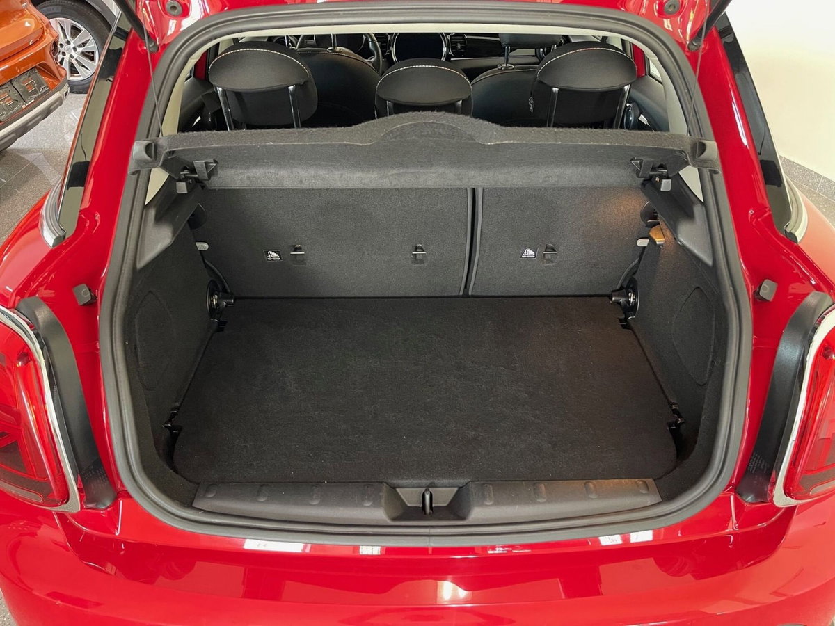 MINI Mini 1.5 Cooper Essential 5 porte (9)