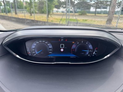 Peugeot 3008 PureTech Turbo 130 S&S EAT8 Allure (11)
