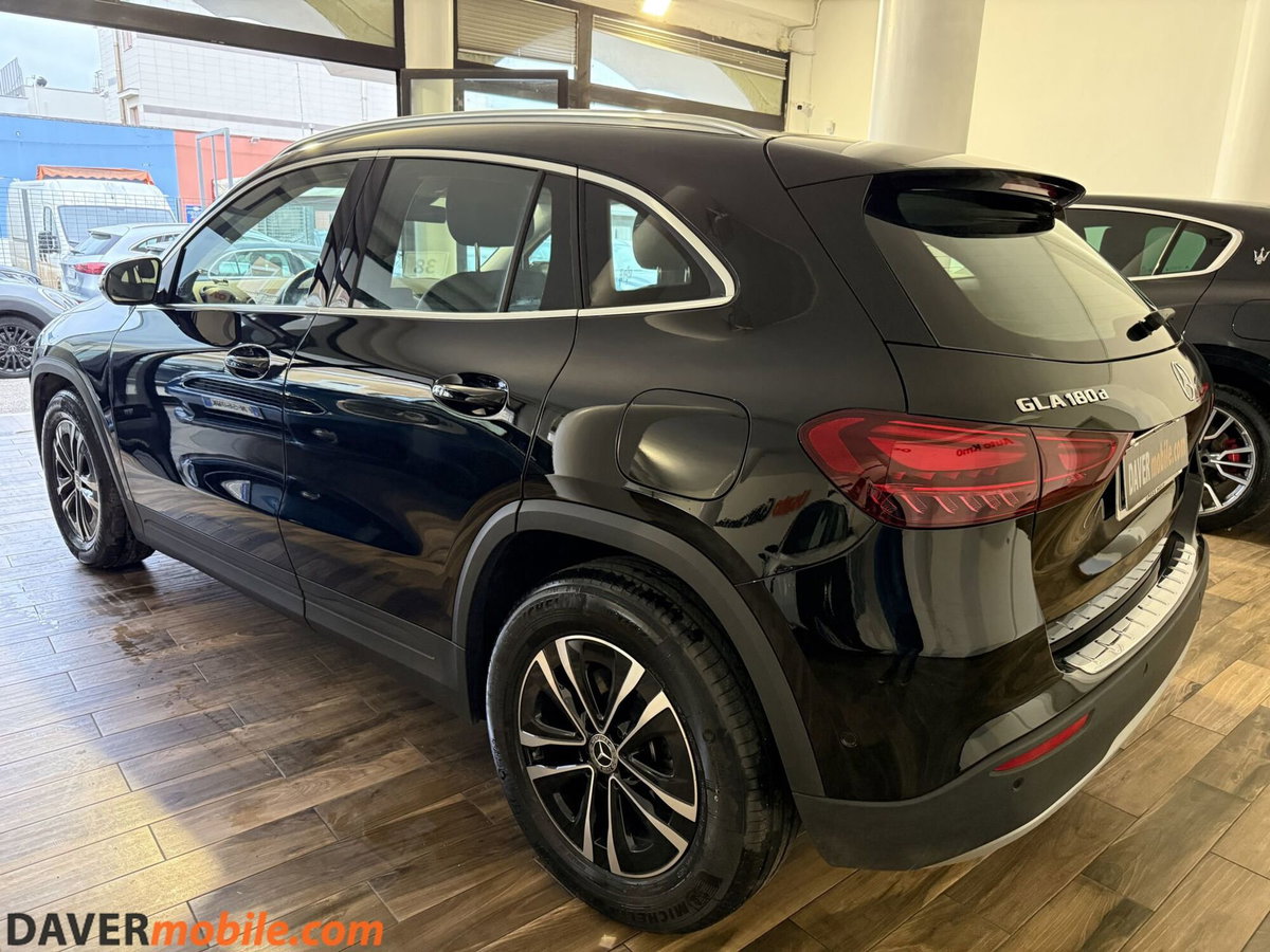 Mercedes-Benz GLA SUV 180 d Advanced auto (4)