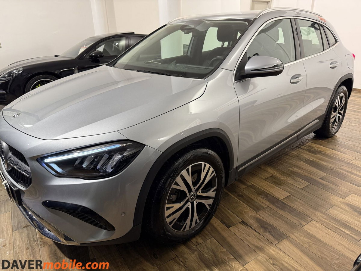 Mercedes-Benz GLA SUV 180 d Progressive Advanced auto (4)