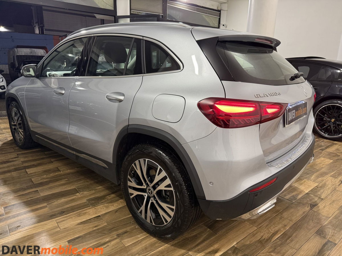 Mercedes-Benz GLA SUV 180 d Progressive Advanced auto (5)