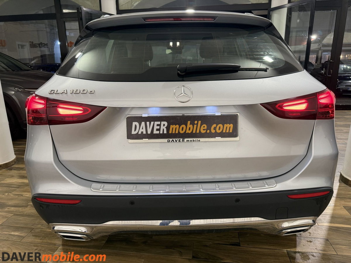 Mercedes-Benz GLA SUV 180 d Progressive Advanced auto (6)