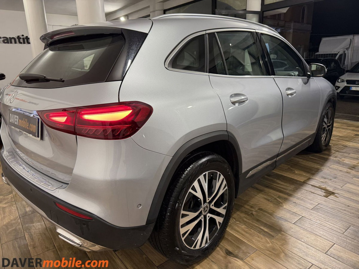 Mercedes-Benz GLA SUV 180 d Progressive Advanced auto (7)