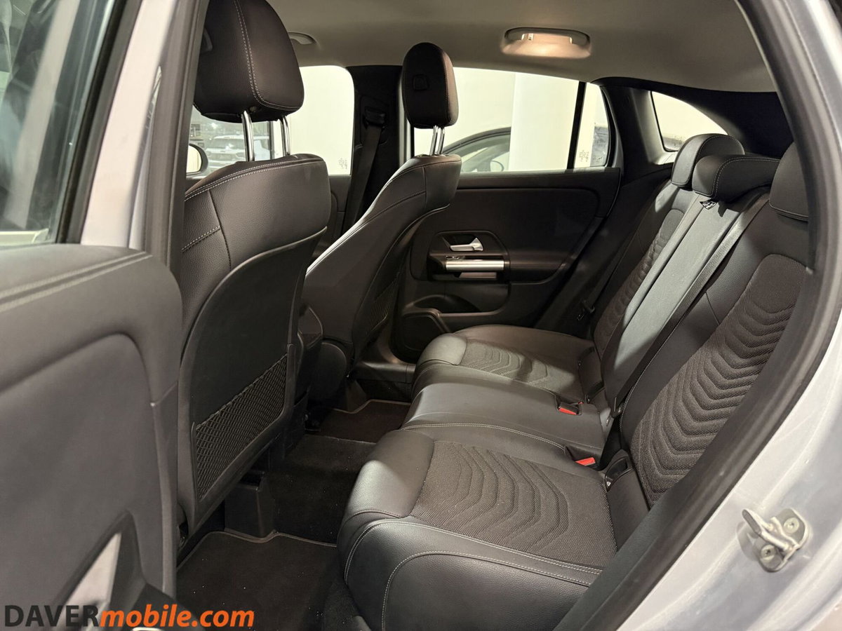 Mercedes-Benz GLA SUV 180 d Progressive Advanced auto (9)