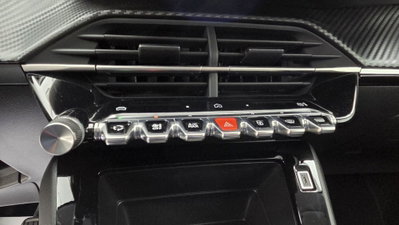 Peugeot 208 1.2 turbo Edition 100cv (11)