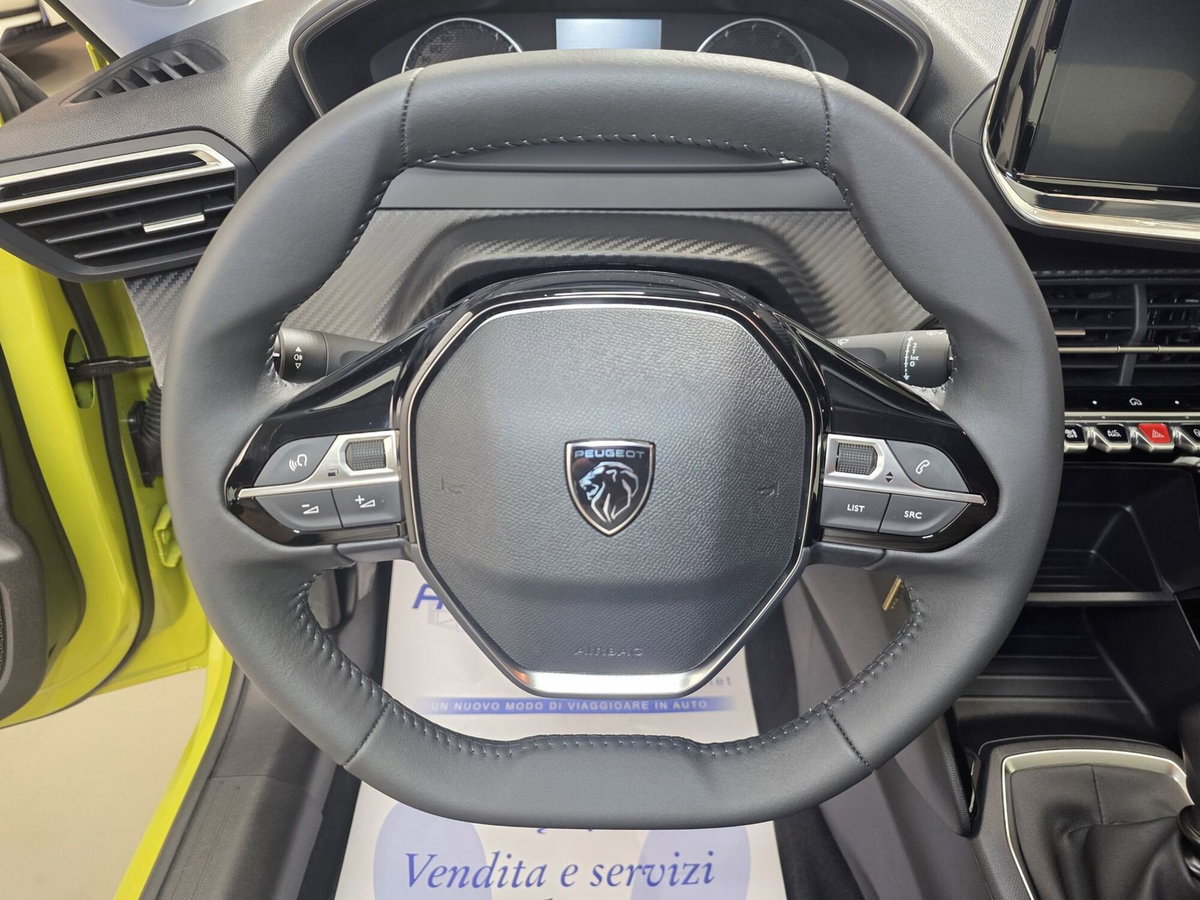 Peugeot 208 1.2 turbo Style 100cv (13)