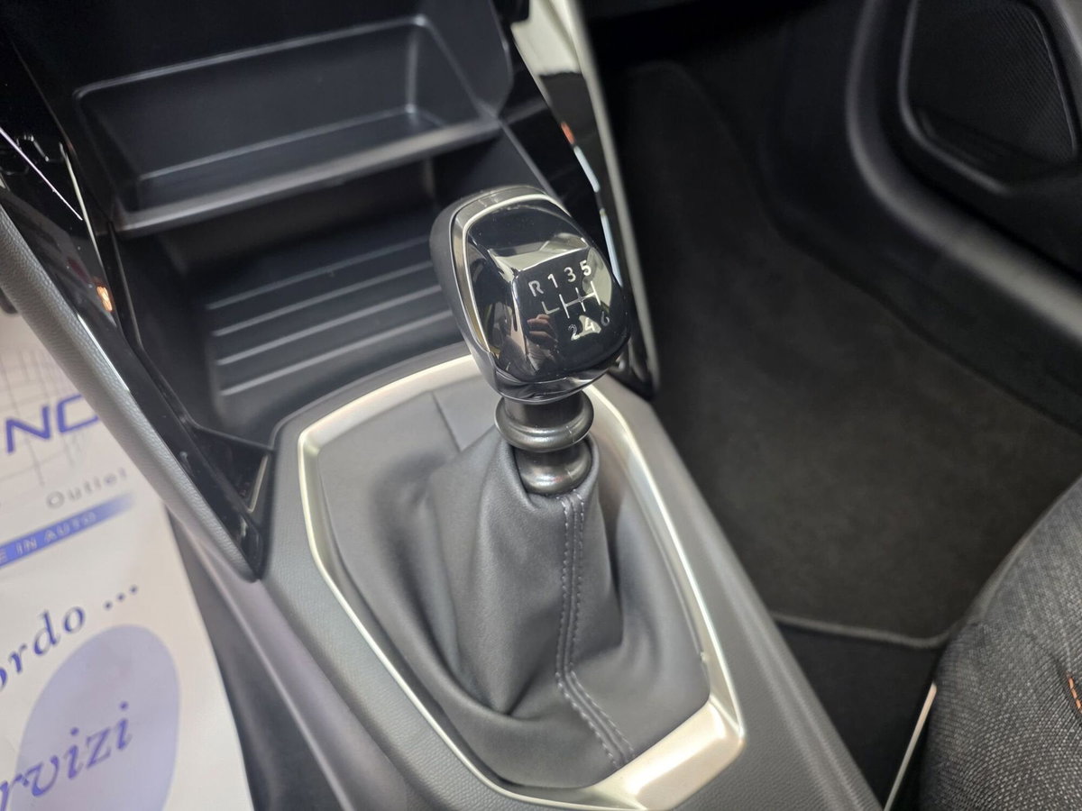 Peugeot 208 1.2 turbo Style 100cv (16)