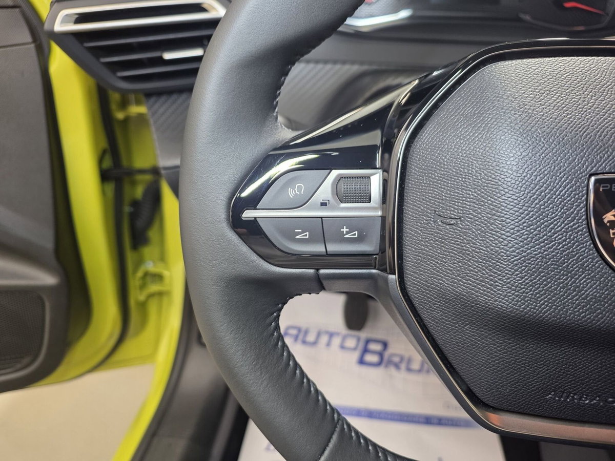 Peugeot 208 1.2 turbo Style 100cv (18)
