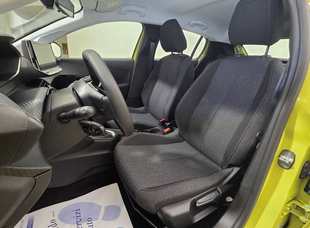Peugeot 208 1.2 turbo Style 100cv (9)