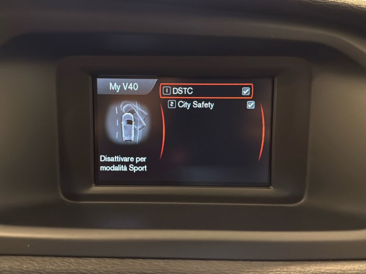 Volvo V40 D2 1.6 Momentum (13)