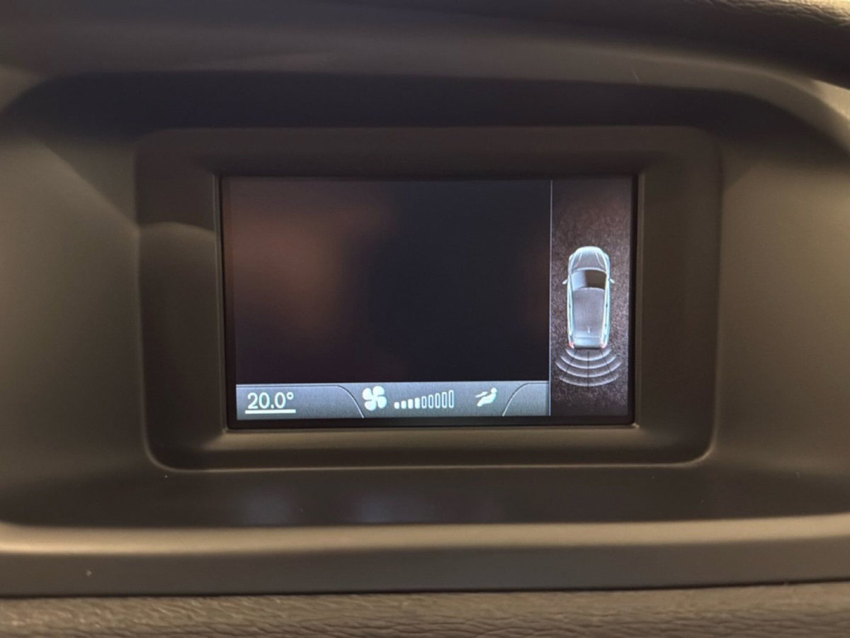 Volvo V40 D2 1.6 Momentum (14)