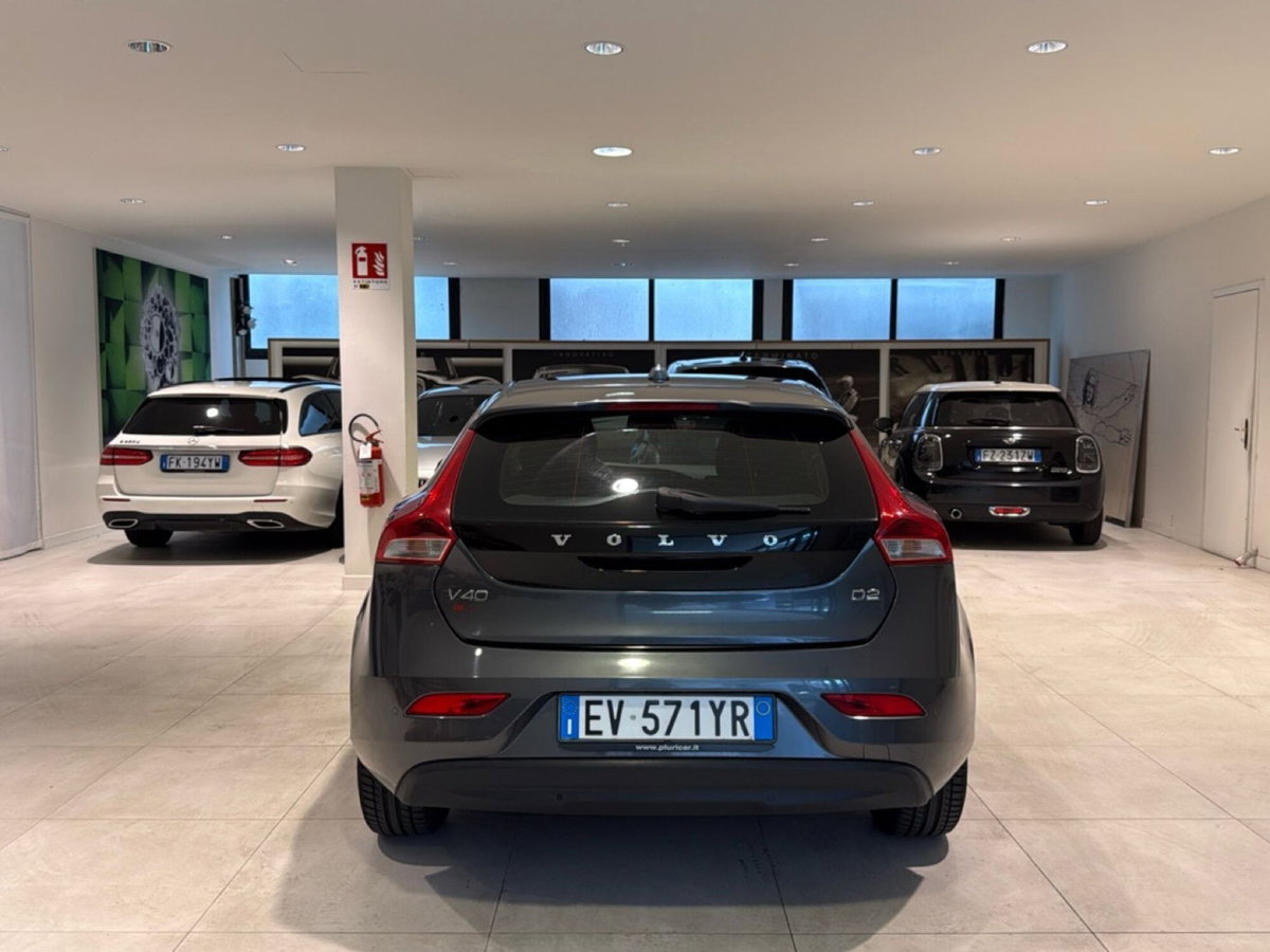 Volvo V40 D2 1.6 Momentum (16)