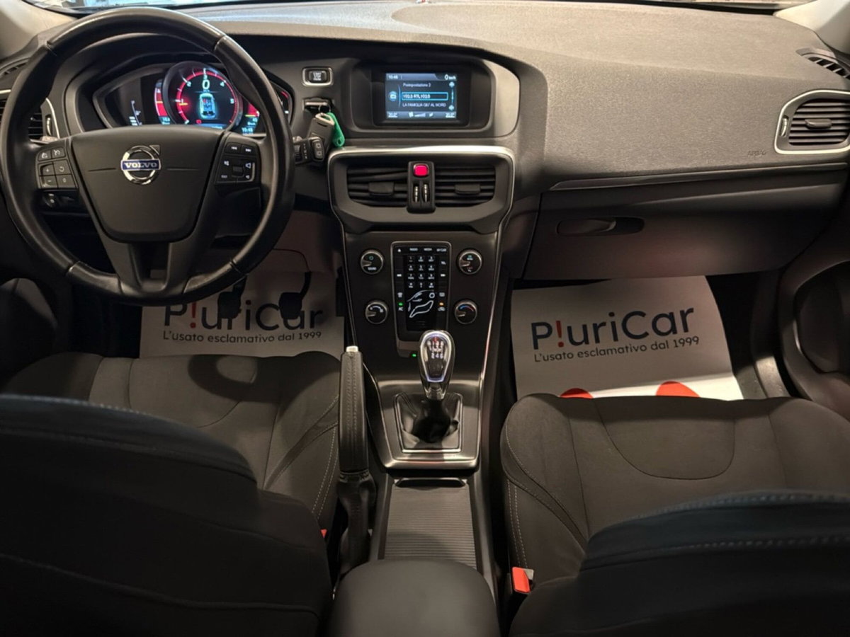 Volvo V40 D2 1.6 Momentum (4)