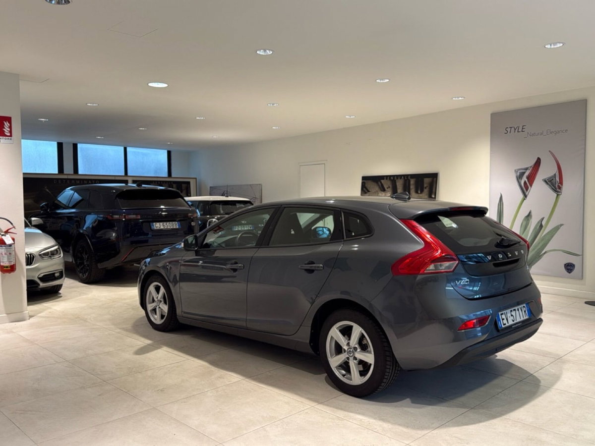 Volvo V40 D2 1.6 Momentum (6)
