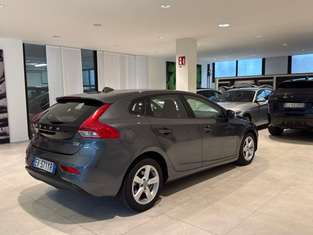 Volvo V40 D2 1.6 Momentum (7)