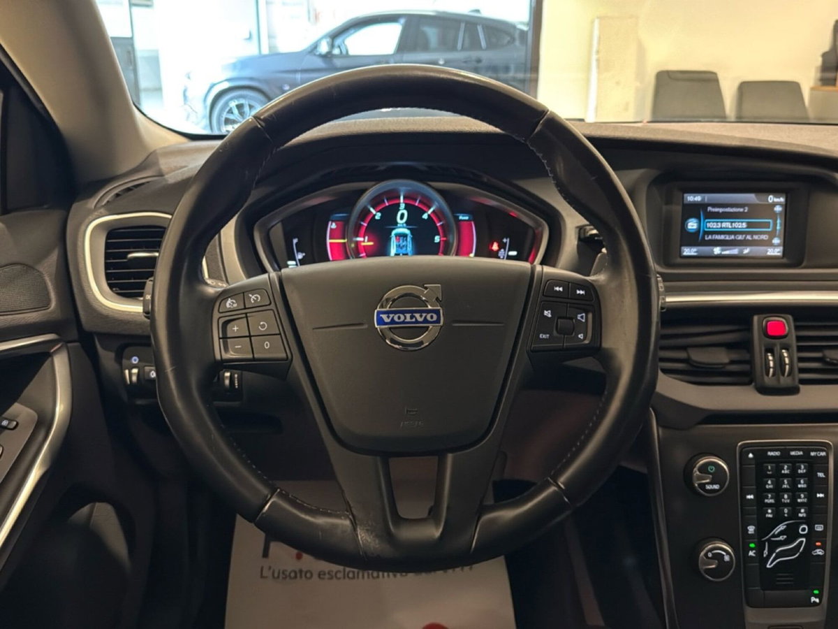 Volvo V40 D2 1.6 Momentum (9)