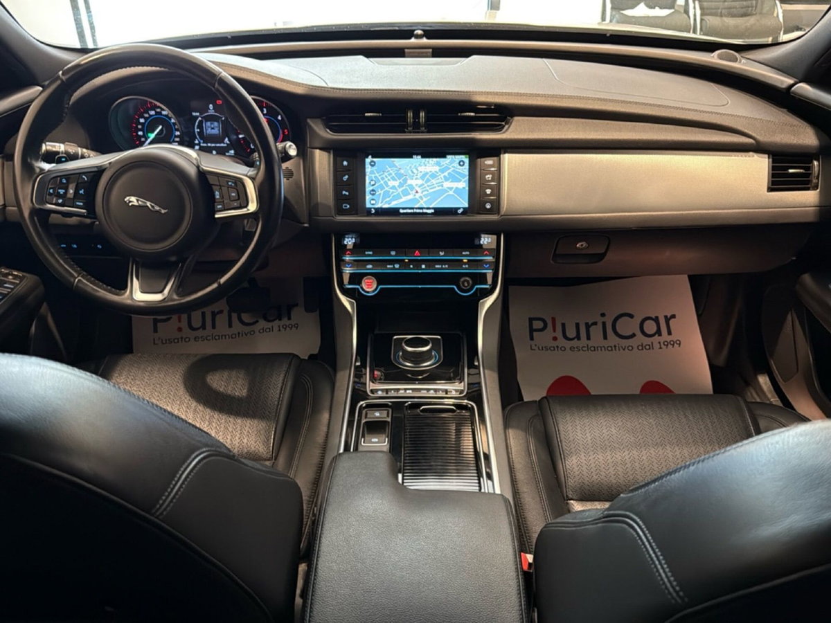Jaguar XF Sportbrake 2.0 D 180 CV AWD aut. Prestige (4)