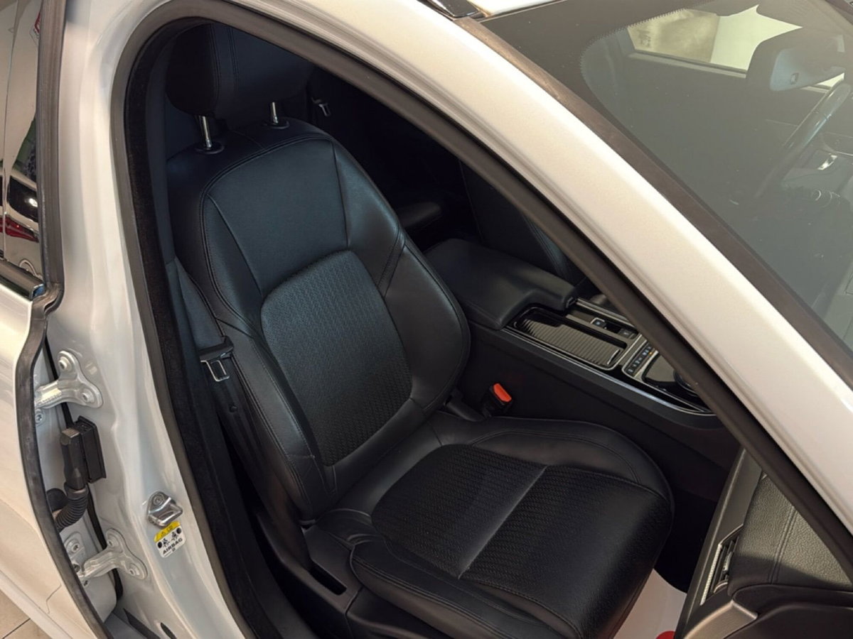Jaguar XF Sportbrake 2.0 D 180 CV AWD aut. Prestige (5)