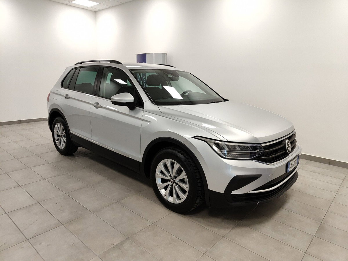 Volkswagen Tiguan 2.0 TDI 150 CV SCR DSG 4MOTION Life (2)