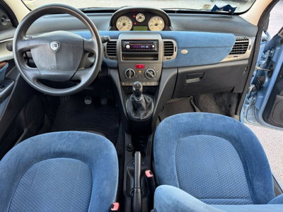 Lancia Ypsilon 16V Argento (12)