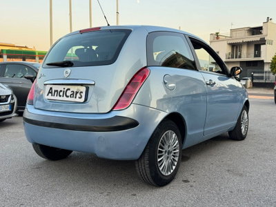 Lancia Ypsilon 16V Argento (16)