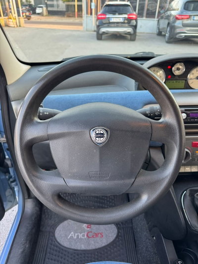 Lancia Ypsilon 16V Argento (7)
