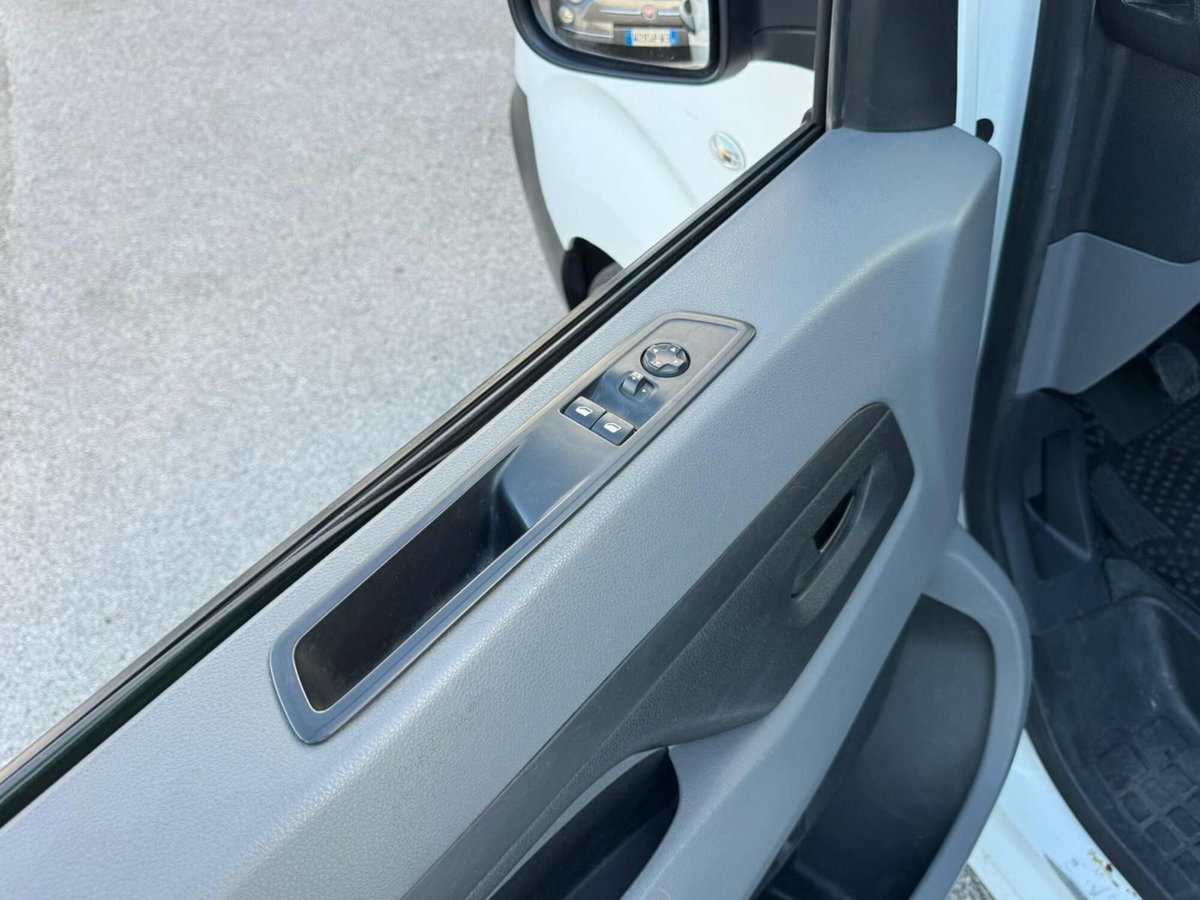 Peugeot Expert Furgone BlueHDi 115 S&S PL-TN Furgone Premium Standard (4)
