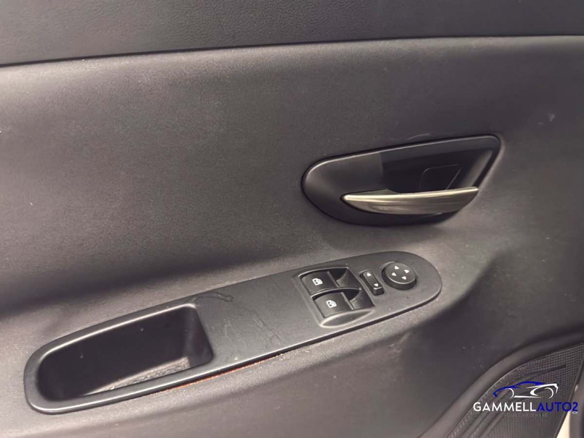 Lancia Ypsilon 1.3 MJT 16V 95 CV 5 porte S&S Silver (20)
