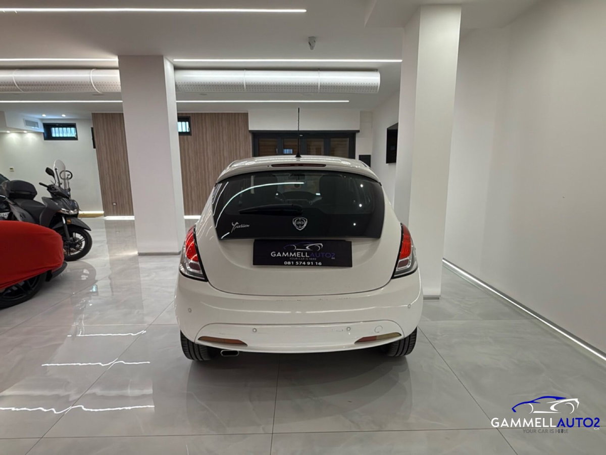 Lancia Ypsilon 1.3 MJT 16V 95 CV 5 porte S&S Silver (6)